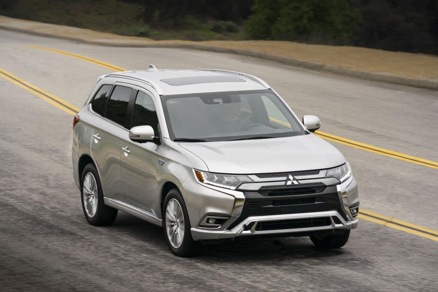  Mitsubishi Outlander PHEV 2018 года  (NA) (фото 3 из 41)